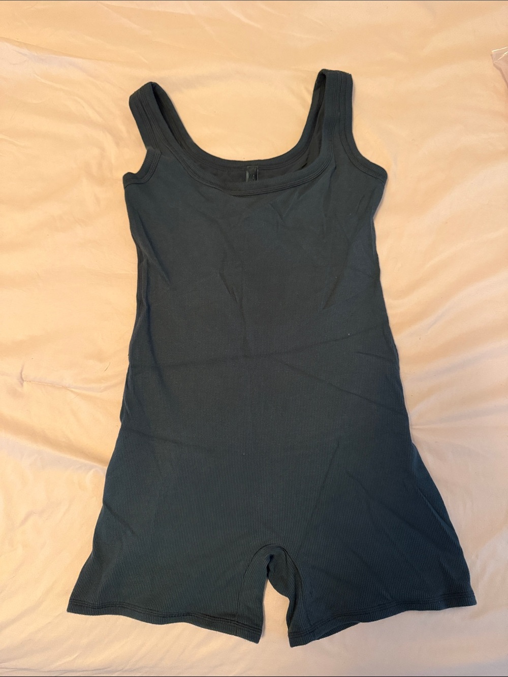 Skims (bodysuit) romper